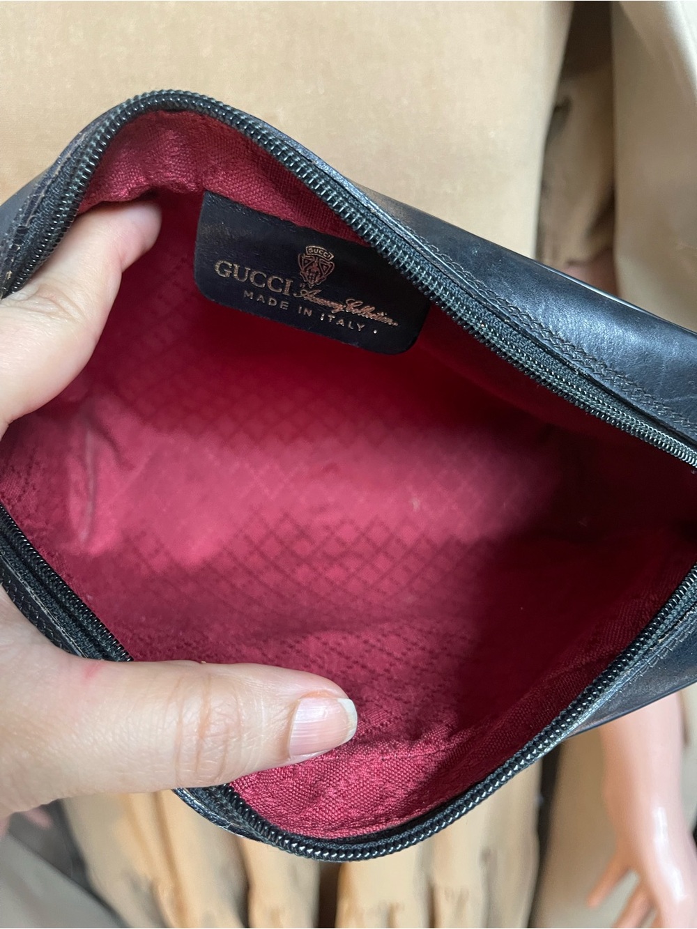 Authentic Gucci vintage web sherry line black crossbody bag - Picture 8 of 12